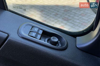 Грузовой фургон Renault Master 2012 в 