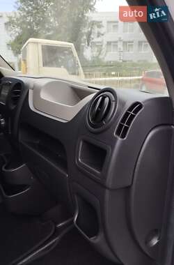 Грузовой фургон Renault Master 2016 в 