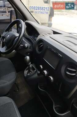 Грузовой фургон Renault Master 2016 в 