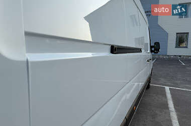 Вантажний фургон Renault Master 2022 в 
