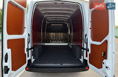 Вантажний фургон Renault Master 2022 в 