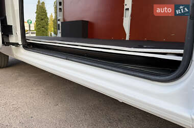 Вантажний фургон Renault Master 2022 в 