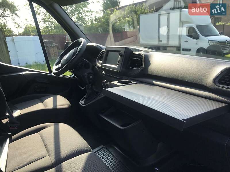 Грузовой фургон Renault Master 2022 в Радивилове