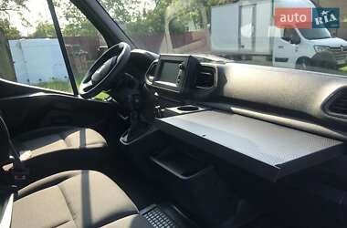 Грузовой фургон Renault Master 2022 в 