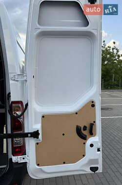 Грузовой фургон Renault Master 2021 в 