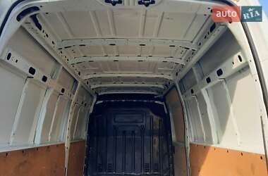 Грузовой фургон Renault Master 2016 в 