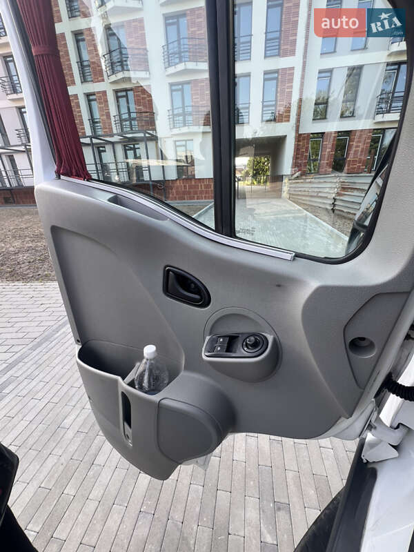 Вантажний фургон Renault Master 2006 в Самборі