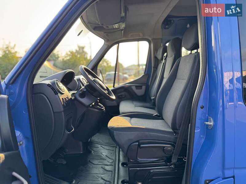 Грузопассажирский фургон Renault Master 2017 в Дубно