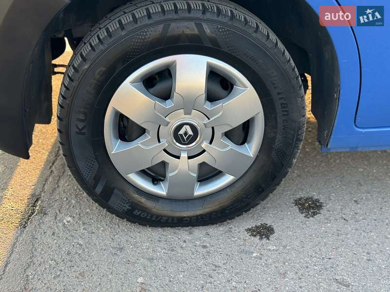 Грузопассажирский фургон Renault Master 2017 в Дубно