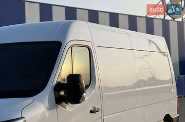 Вантажний фургон Renault Master 2022 в 