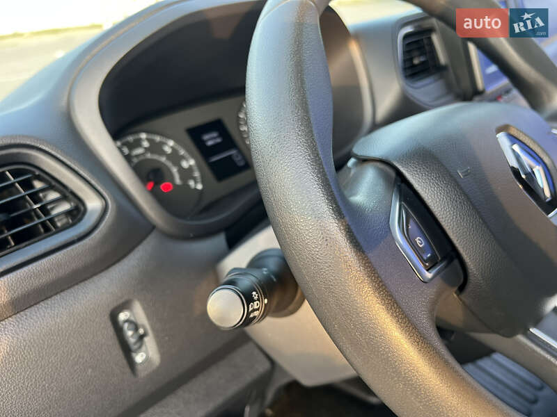 Грузовой фургон Renault Master 2022 в Дубно