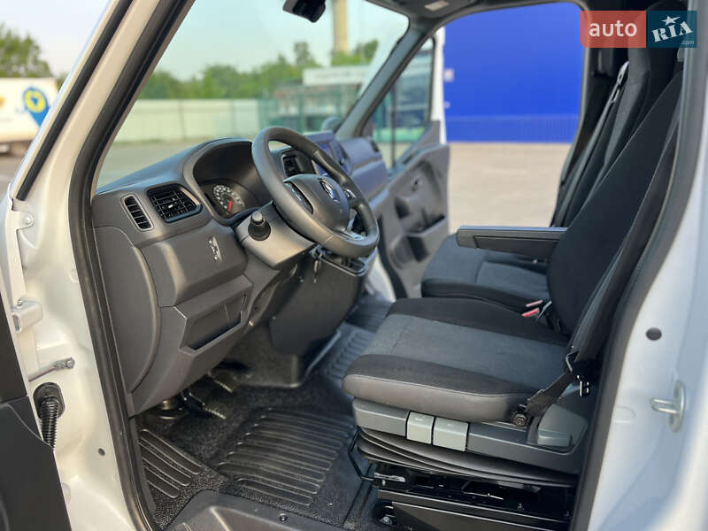 Грузовой фургон Renault Master 2022 в Дубно