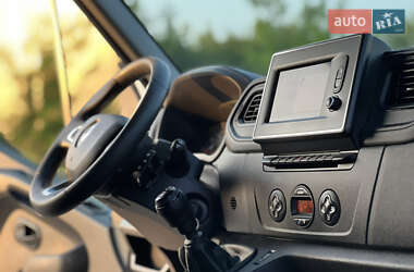 Вантажний фургон Renault Master 2022 в 