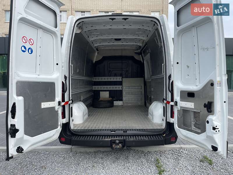 Грузовой фургон Renault Master 2017 в Луцке