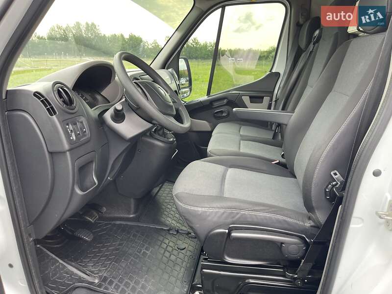 Грузовой фургон Renault Master 2017 в Луцке