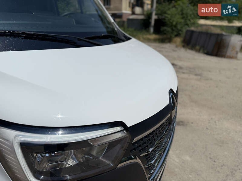 Грузовой фургон Renault Master 2022 в Днепре