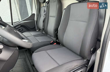 Грузовой фургон Renault Master 2022 в 