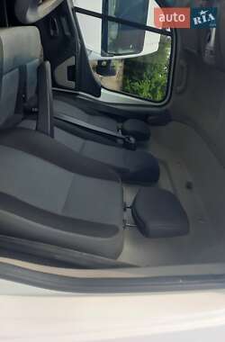 Грузопассажирский фургон Renault Master 2014 в 