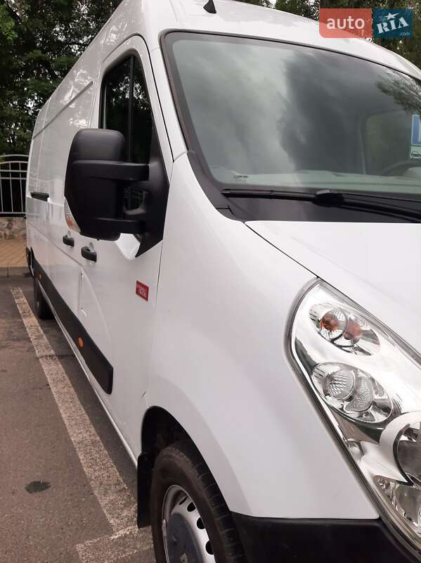 Вантажний фургон Renault Master 2016 в Полтаві