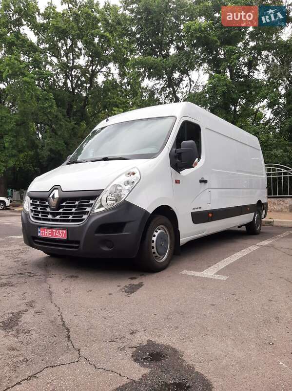 Вантажний фургон Renault Master 2016 в Полтаві