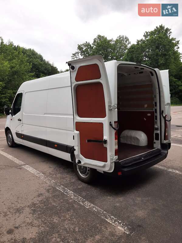 Вантажний фургон Renault Master 2016 в Полтаві