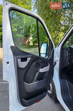 Грузовой фургон Renault Master 2015 в 