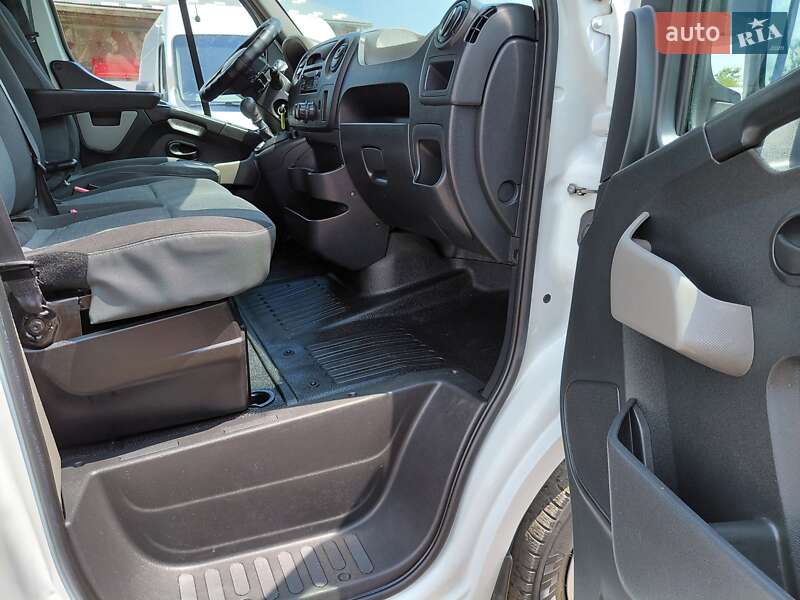 Грузовой фургон Renault Master 2017 в Ивано-Франковске