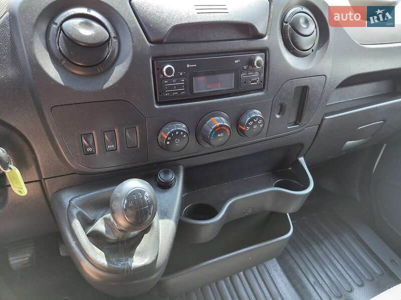 Грузовой фургон Renault Master 2017 в Ивано-Франковске