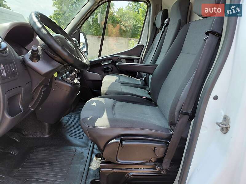 Грузовой фургон Renault Master 2017 в Ивано-Франковске