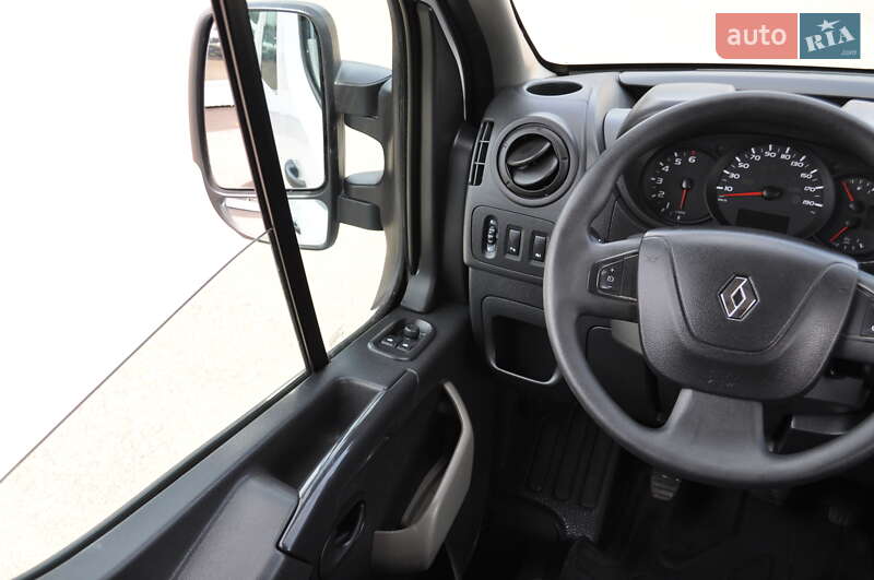 Грузопассажирский фургон Renault Master 2018 в Киеве