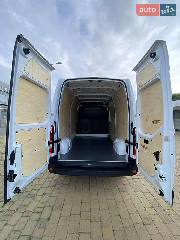 Грузовой фургон Renault Master 2018 в Львове