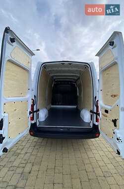 Грузовой фургон Renault Master 2018 в 