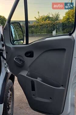 Грузовой фургон Renault Master 2008 в 