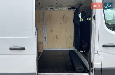 Грузовой фургон Renault Master 2019 в 