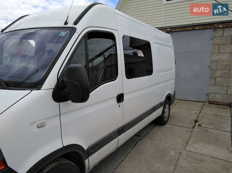 Вантажопасажирський фургон Renault Master 2007 в Острозі