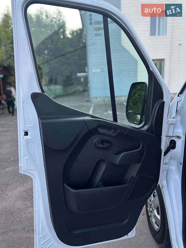 Вантажний фургон Renault Master 2020 в Дубні