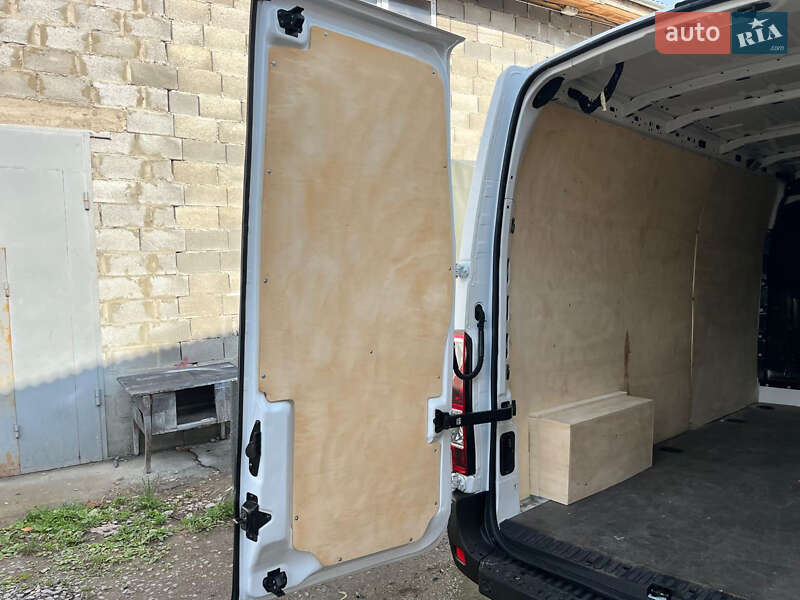 Вантажний фургон Renault Master 2020 в Дубні