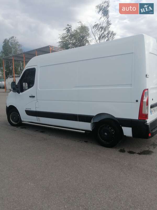 Грузовой фургон Renault Master 2015 в 