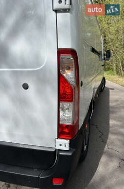 Грузовой фургон Renault Master 2013 в 
