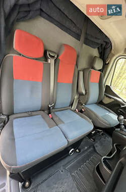 Грузовой фургон Renault Master 2013 в 