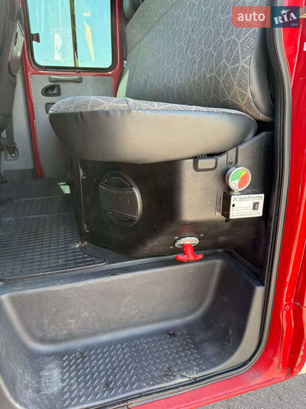 Автовоз Renault Master 2008 в Дубні