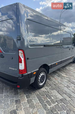Грузовой фургон Renault Master 2023 в 