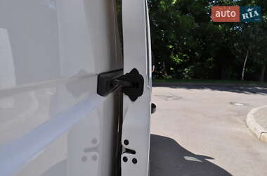 Грузовой фургон Renault Master 2020 в 