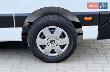Вантажний фургон Renault Master 2022 в 