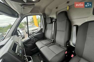 Вантажний фургон Renault Master 2022 в 