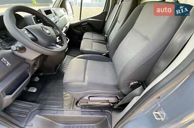 Грузовой фургон Renault Master 2023 в 