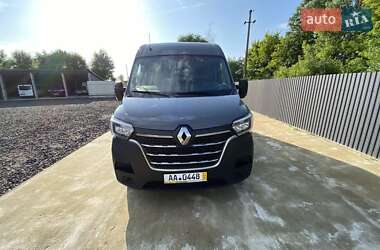 Грузовой фургон Renault Master 2023 в 