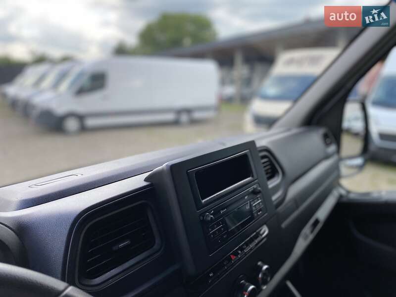 Грузовой фургон Renault Master 2021 в Хусте