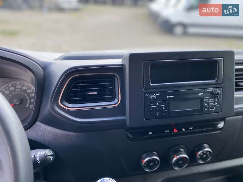 Грузовой фургон Renault Master 2021 в Хусте