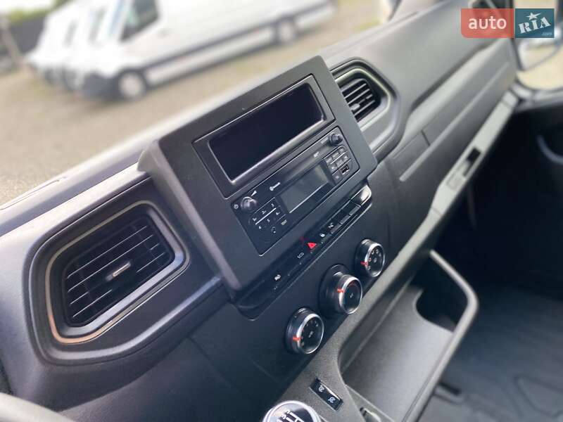 Грузовой фургон Renault Master 2021 в Хусте